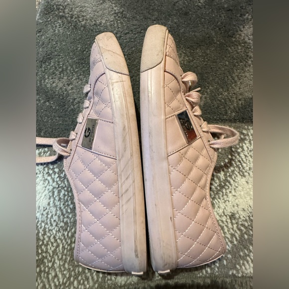 Shoes - Picture 5 of 6